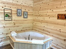 Cricket Hill Lodge & Cabins