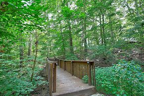 Cricket Hill Lodge & Cabins