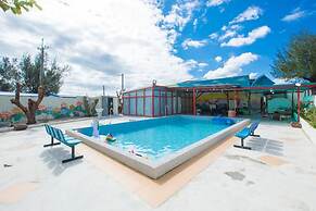 East Coast Rose Garden Villa