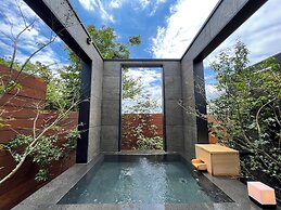 COMOREBI -yufuin onsen gramping-