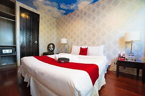 RedDoorz Plus @ Aguirre Avenue BF Homes