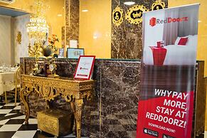 RedDoorz Plus @ Aguirre Avenue BF Homes