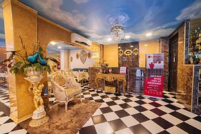 RedDoorz Plus @ Aguirre Avenue BF Homes