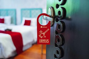 RedDoorz Plus @ Aguirre Avenue BF Homes