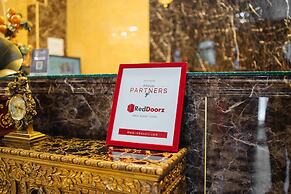 RedDoorz Plus @ Aguirre Avenue BF Homes