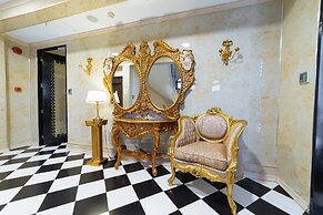 RedDoorz Plus @ Aguirre Avenue BF Homes