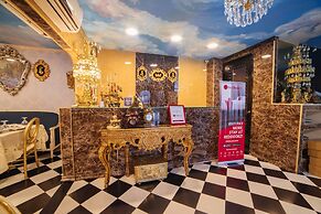 RedDoorz Plus @ Aguirre Avenue BF Homes