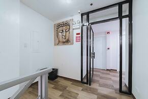 RedDoorz Plus Near SM Lanang Davao