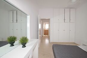 Ira Apartments