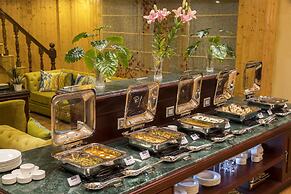 Regenta Inn By Riverside Manali