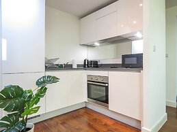 Tudors eSuites Birmingham City Centre Apartments near Gas Street Basin