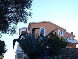 Apartments and Rooms Mlacović