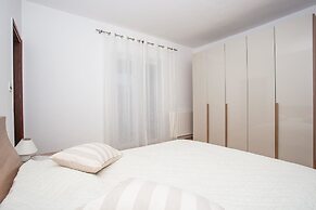 Apartments and Rooms Mlacović