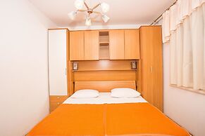 Apartments and Rooms Mlacović