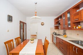 Apartments and Rooms Mlacović