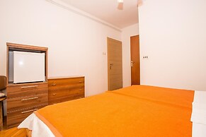 Apartments and Rooms Mlacović