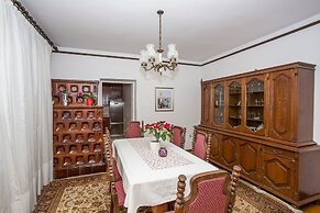 Apartments and Rooms Mlacović