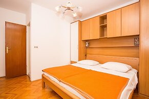 Apartments and Rooms Mlacović