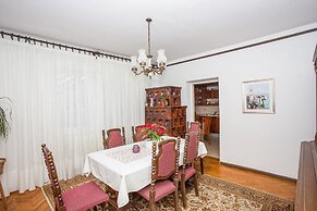 Apartments and Rooms Mlacović