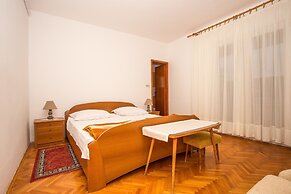 Apartments and Rooms Mlacović