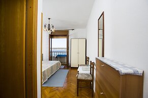 Apartments and Rooms Krstinić