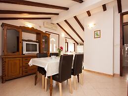 Apartments Nikica Primosten