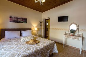 Maria's Countryside House