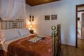 Maria's Countryside House