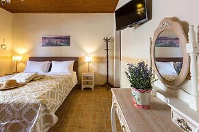 Maria's Countryside House