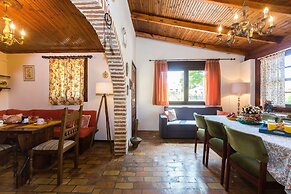 Maria's Countryside House