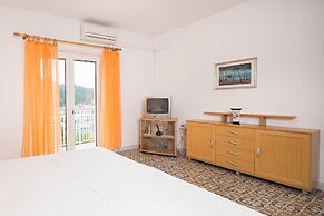 Apartments Marija Brac