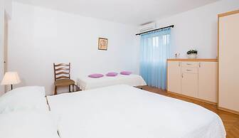 Apartments Marija Brac