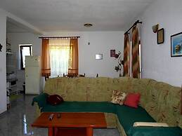 Apartments Janja Postira