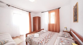 Apartments Mira Splitska