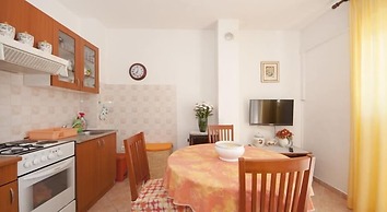 Apartments Mira Splitska