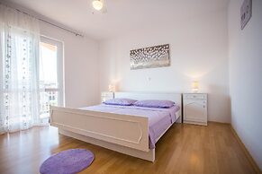 Apartment Zoki i Goga / Two Bedroom