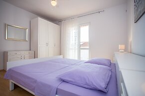 Apartment Zoki i Goga / Two Bedroom