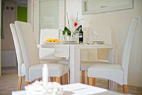 Apartment Hennion / Two Bedrooms A1 Leona