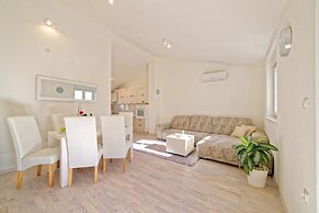 Apartment Hennion / Two Bedrooms A1 Leona