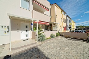 Apartment Hennion / Two Bedrooms A1 Leona