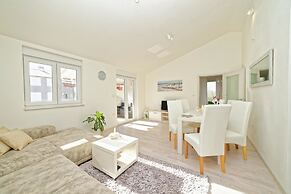 Apartment Hennion / Two Bedrooms A1 Leona