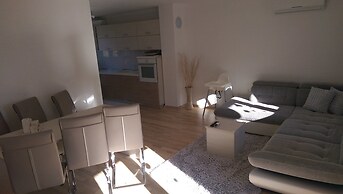 Apartment Hennion / Two Bedrooms A3 Liam