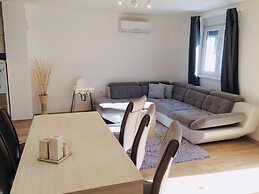 Apartment Hennion / Two Bedrooms A3 Liam