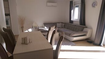 Apartment Hennion / Two Bedrooms A3 Liam