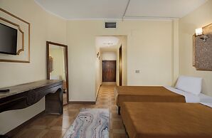 Kanzy Hotel