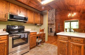 Rippling Waters Lodge 3 Bedroom Cabin by RedAwning