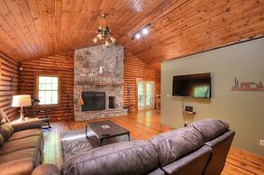 Rippling Waters Lodge 3 Bedroom Cabin by RedAwning