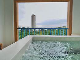 Costa Village Jacuzzi Bangsaray