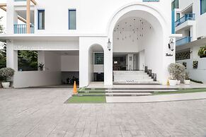 Costa Village Jacuzzi Bangsaray