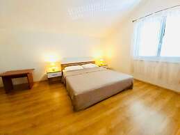 Apartments and Rooms Viskic